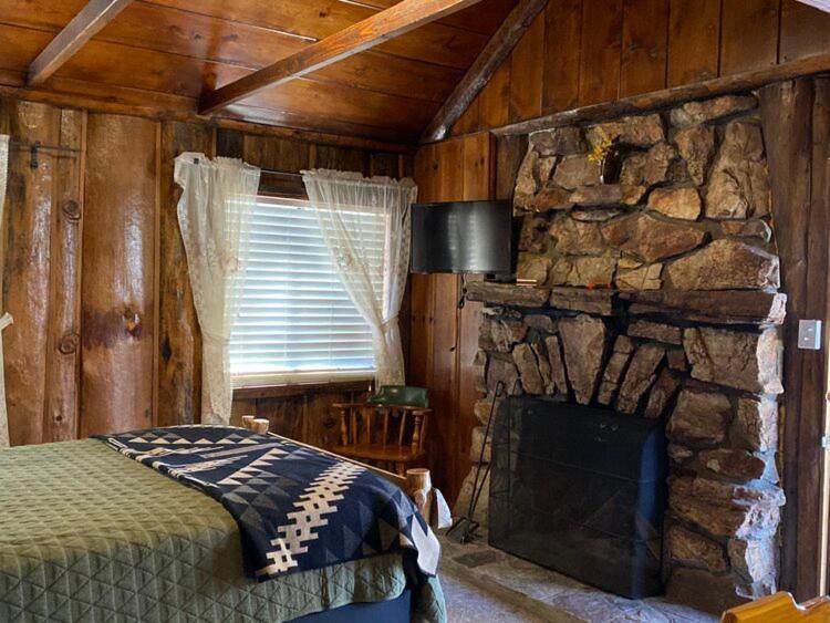 Oak Knoll Lodge Биг Беър Лейк Екстериор снимка
